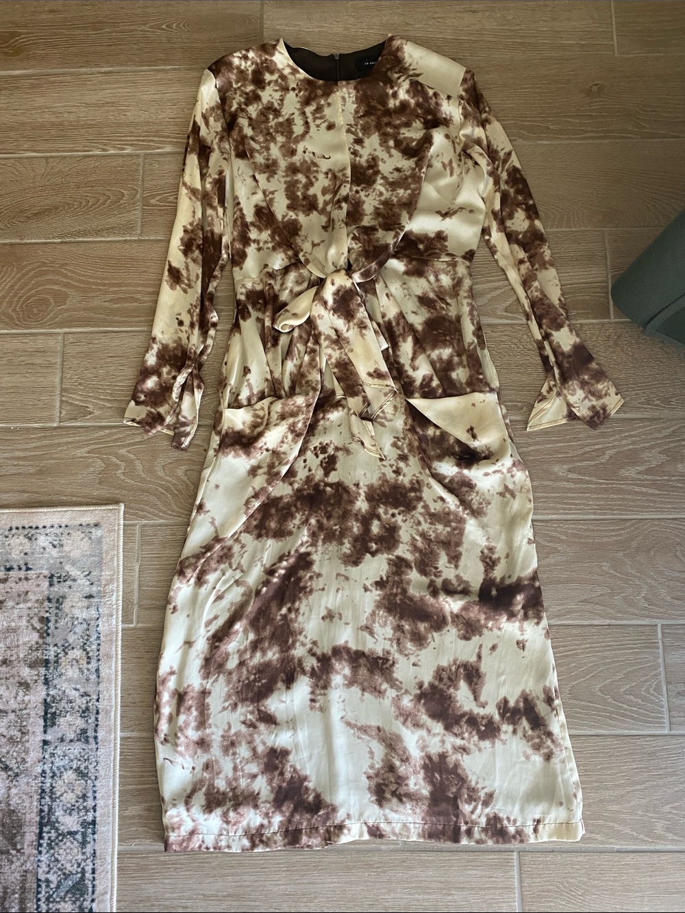 En Saison Cream and Brown Tie-Waist Long Sleeve Dress